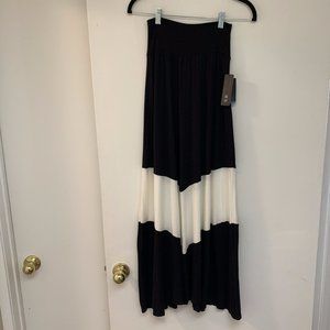 Black and White block skirt Size S